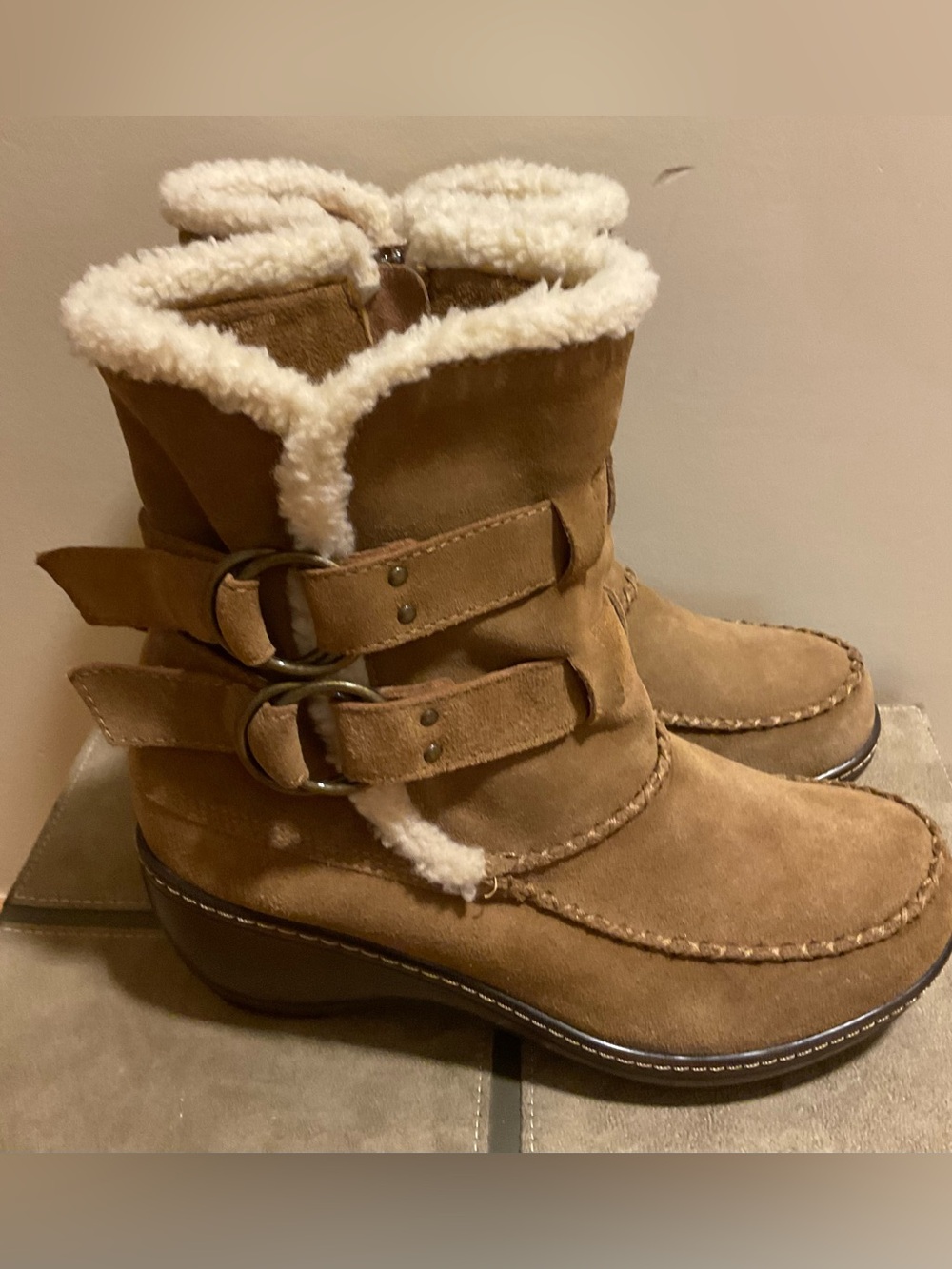 NWOT!! SoftWalk Swede Winter Boots